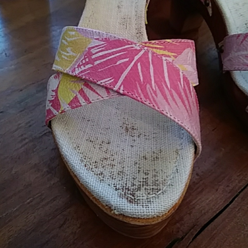 Tropical Styled Heels - Picture 3 of 8